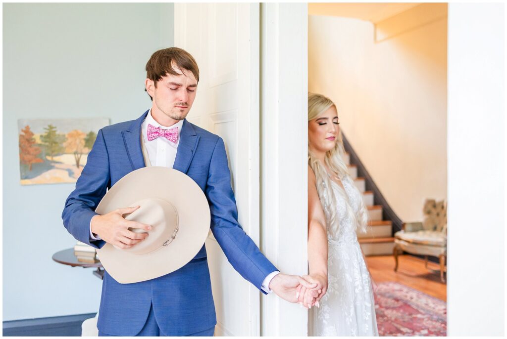 First touch and prayer at the Elms of Coosada | Coosada Alabama Wedding Photographer Amanda Horne