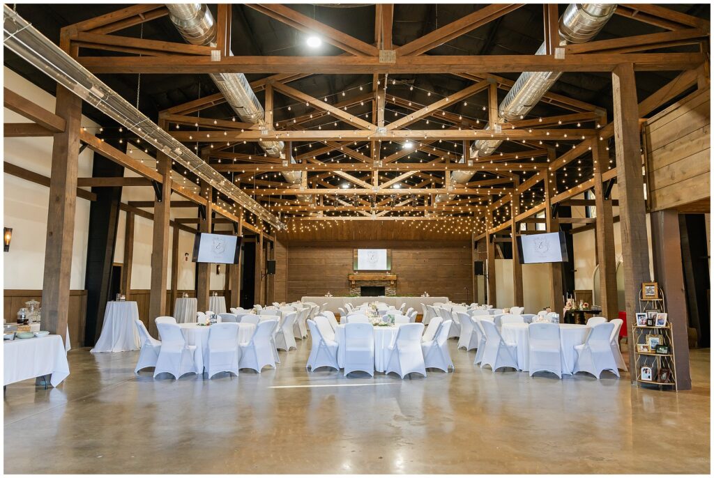 New Water Farms reception area | Lake Martin Wedding Photographer Amanda Horne