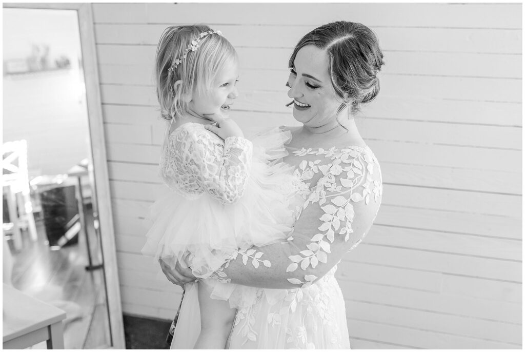 Bride and daughter | Alabama Wedding Photographer Amanda Horne