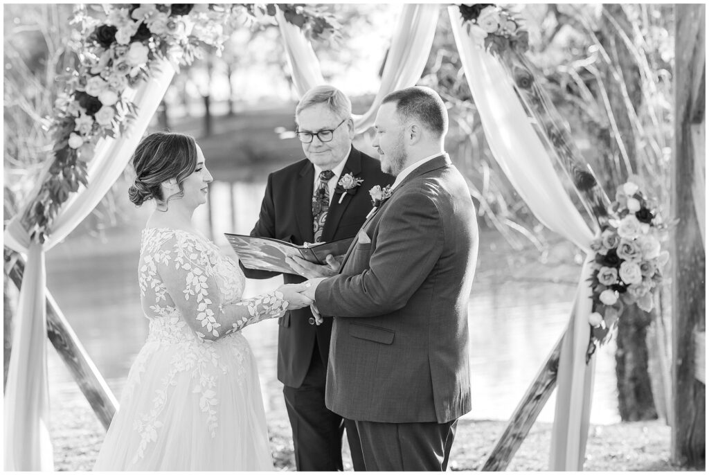 Bride and groom exchanging rings | Alabama Wedding Photographer Amanda Horne