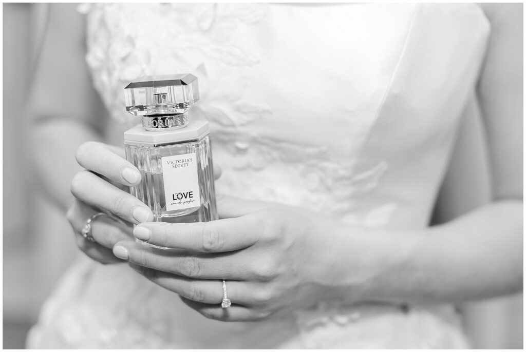 Bride's signature scent | Wedding Photography by Amanda Horne