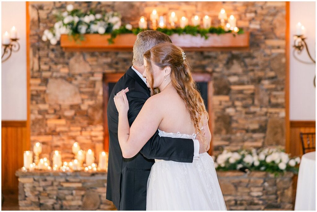 Daddy daughter dance at a West Point, Georgia wedding
